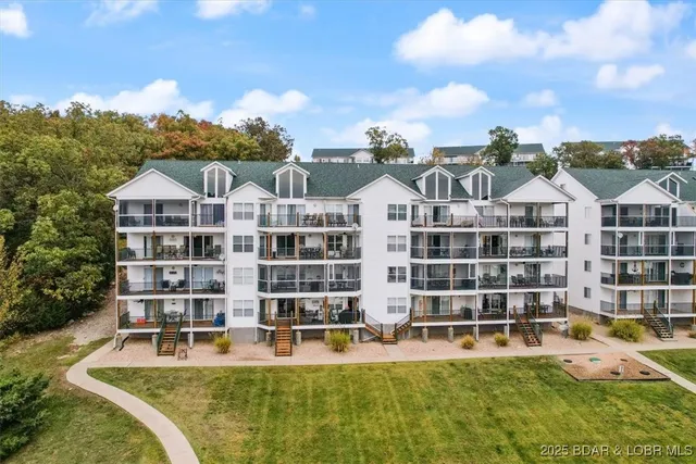 $335,000 | 521 Park Pl Drive, Unit 4E, Kaiser, MO 65047