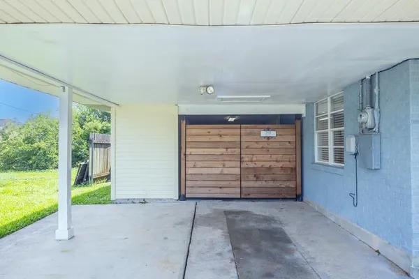 $169,000 | 302 Magnolia Drive, Laplace, LA 70068