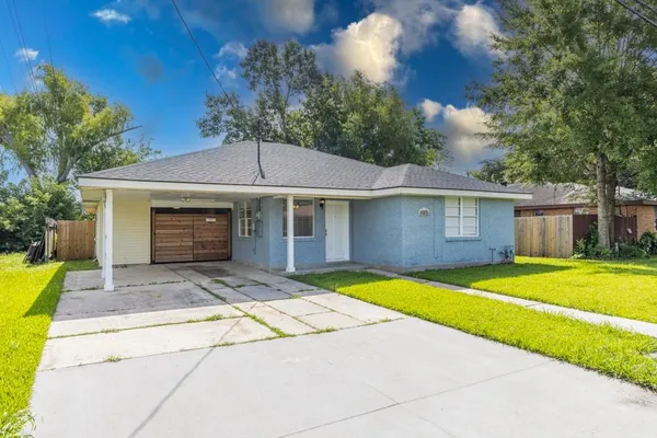 $169,000 | 302 Magnolia Drive, Laplace, LA 70068