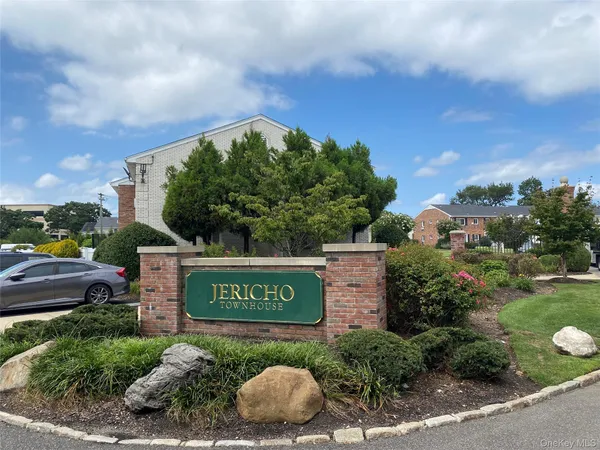 $3,500 | 544 Dawson Lane, Jericho, NY 11753