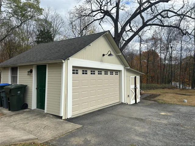 a view of white house