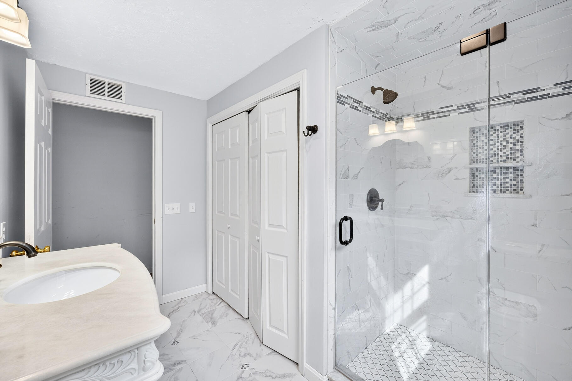 30 Fox Crossing Road Brewster, MA 02631 - Photo 28 of 36 a bathroom with a bathtub and shower