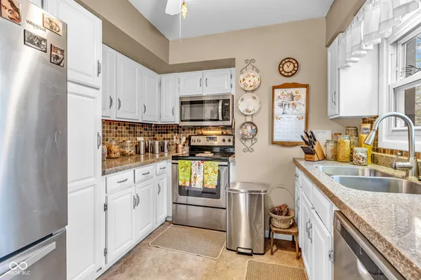 $575,000 | 646 Jefferson Valley, Coatesville, IN 46121