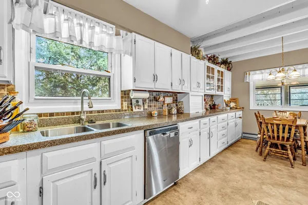 $575,000 | 646 Jefferson Valley, Coatesville, IN 46121