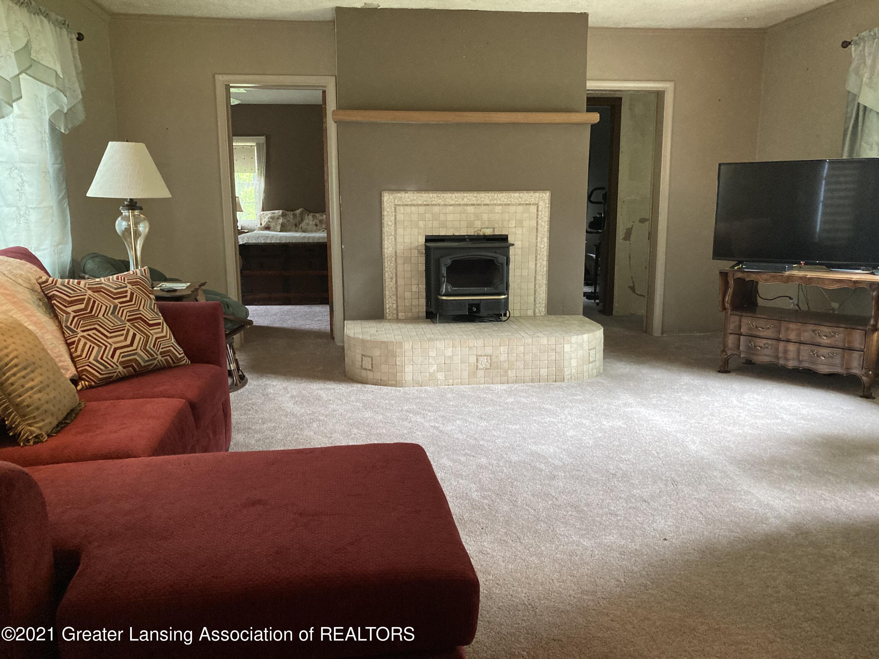 1580 East Clark Road Lansing, MI 48906 - Photo 4 of 15 IMG_4505