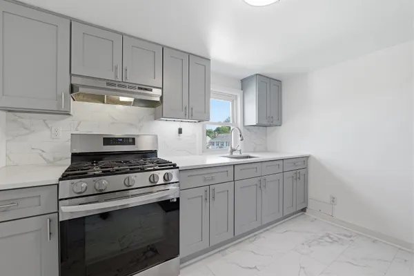 $2,000 | 76 Schuyler Avenue, Unit 2, North Arlington, NJ 07031
