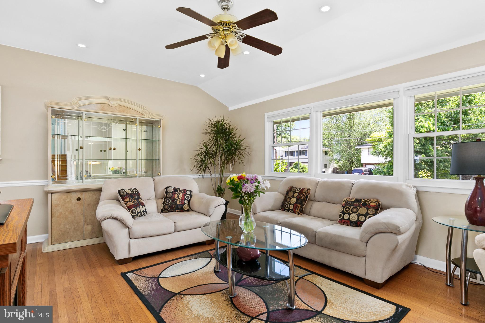 411 Howard Road Cherry Hill, NJ 08034 - Photo 15 of 38 Family Room