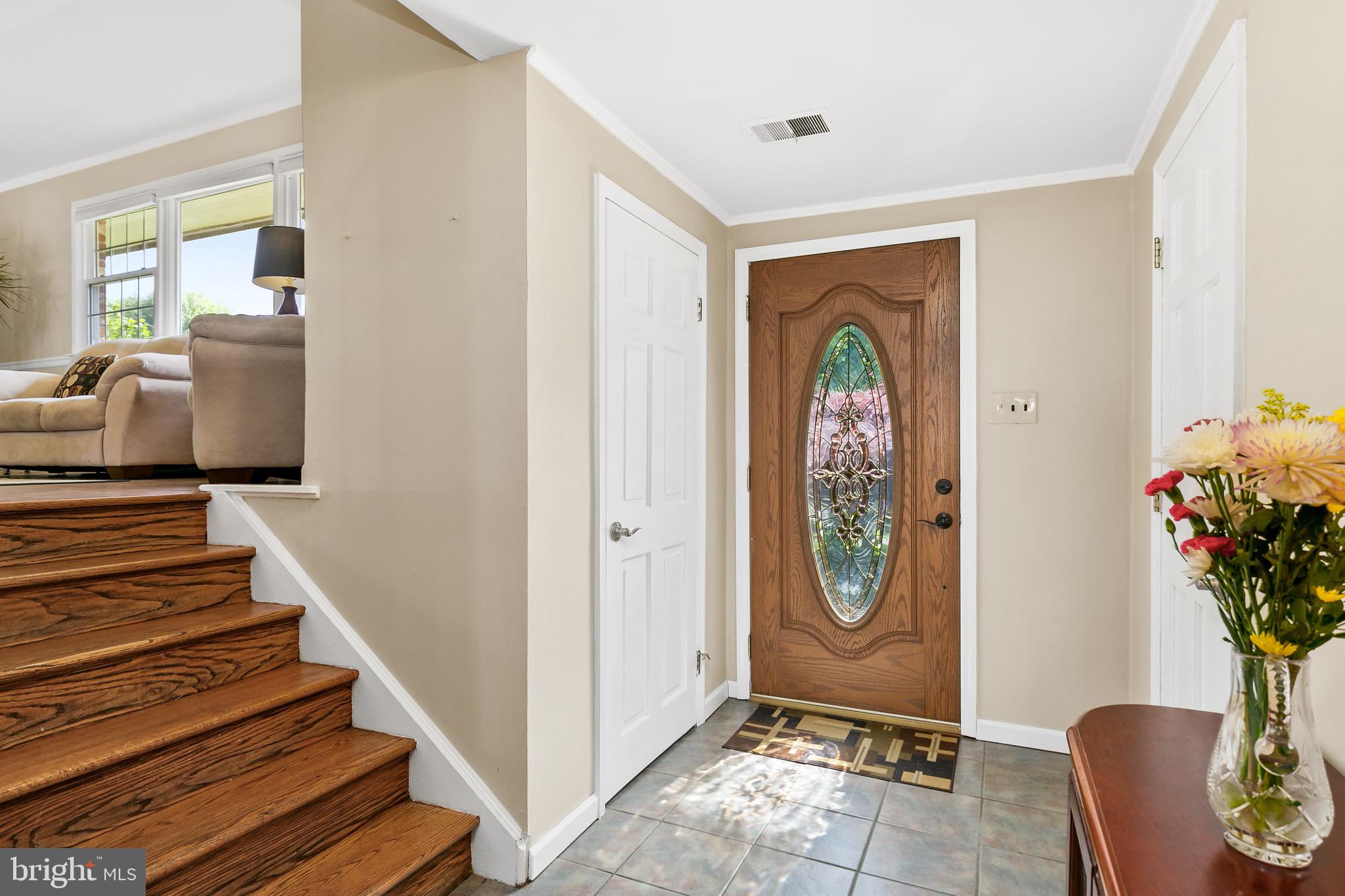 411 Howard Road Cherry Hill, NJ 08034 - Photo 4 of 38 Foyer