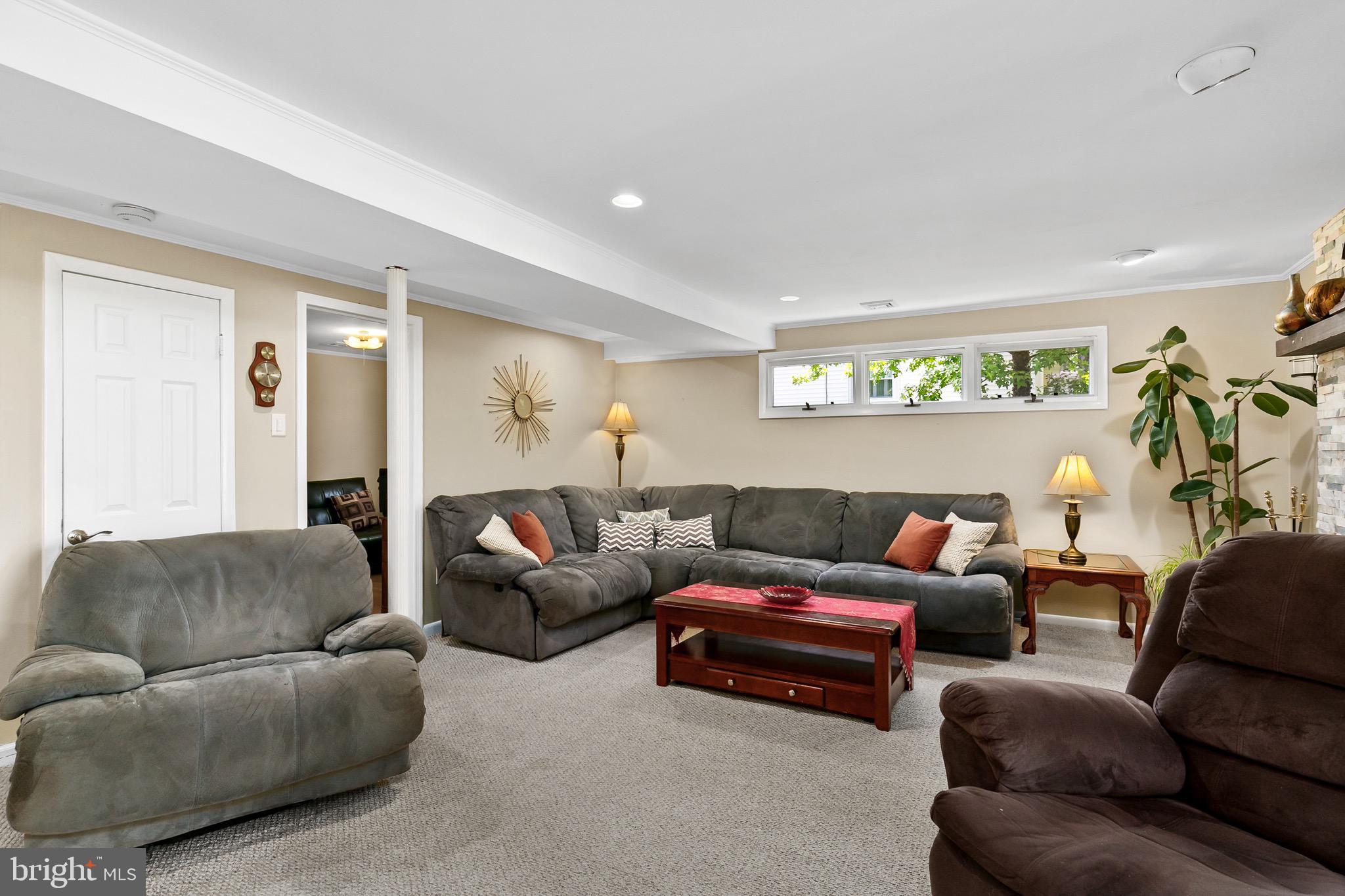 411 Howard Road Cherry Hill, NJ 08034 - Photo 9 of 38 Family Room