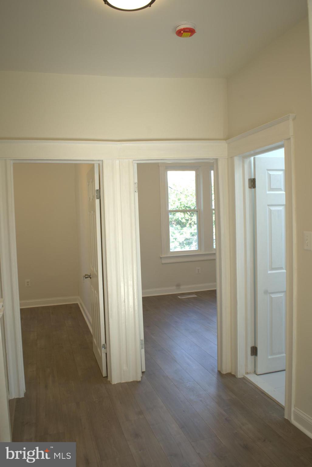 117 South Wickham Road Baltimore, MD 21229 - Photo 76 of 121 Hallway3