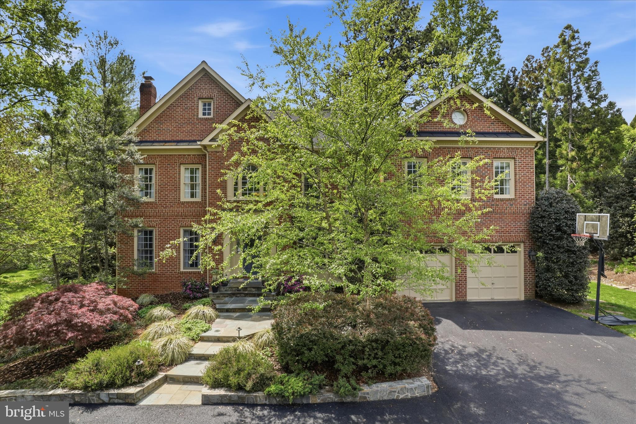 6441 Highway 193 McLean, VA 22101 - Photo 4 of 85 All Brick Beauty with over 7,000 finished sq ft