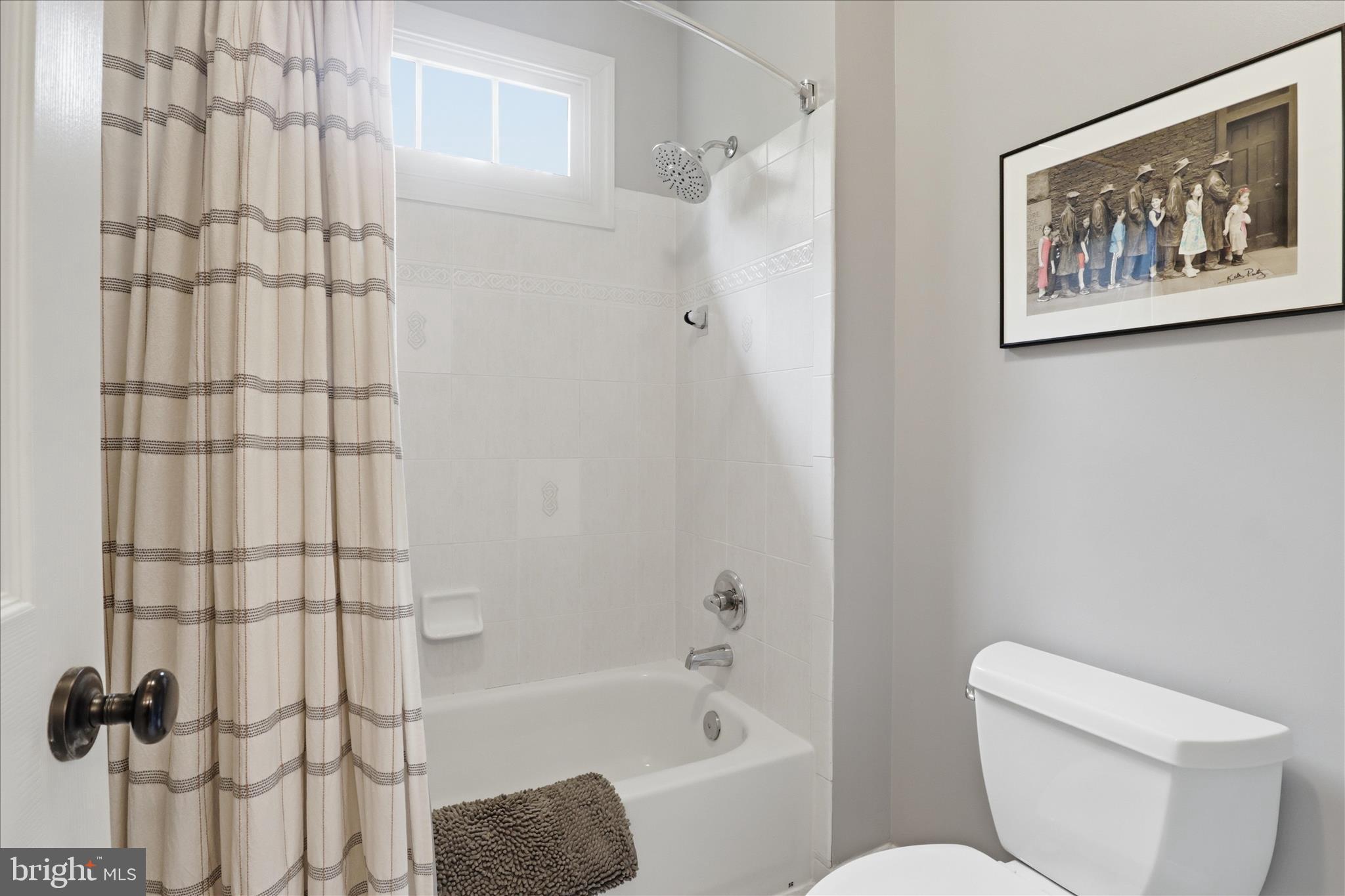 6441 Highway 193 McLean, VA 22101 - Photo 49 of 85 Separate Shower/Tub