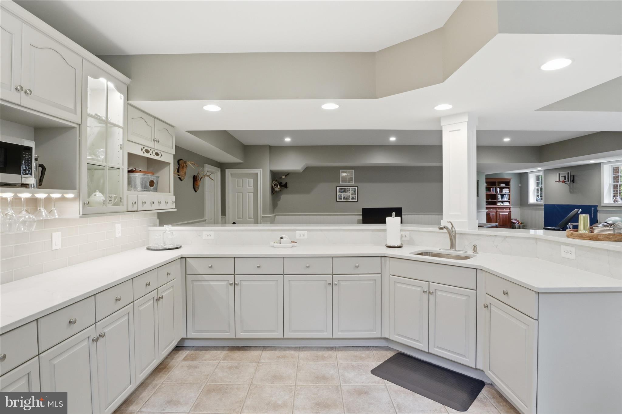 6441 Highway 193 McLean, VA 22101 - Photo 67 of 85 Rec Room Wet Bar