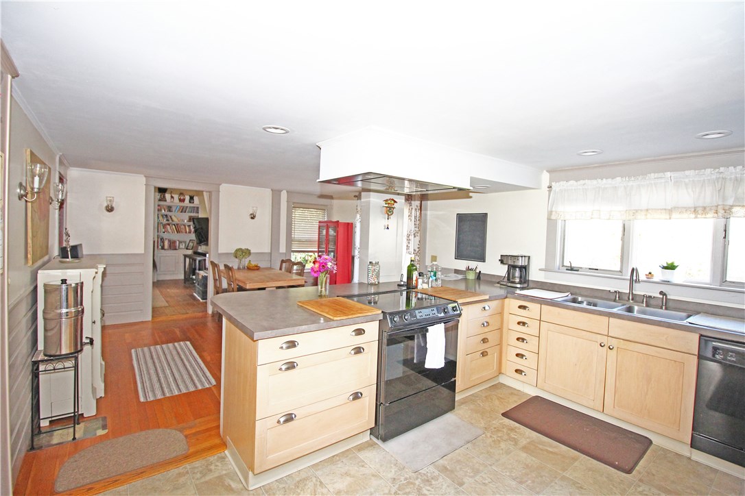 57 Admiral Kalbfus Road Newport, RI 02840 - Photo 15 of 45 Gallery Image 15