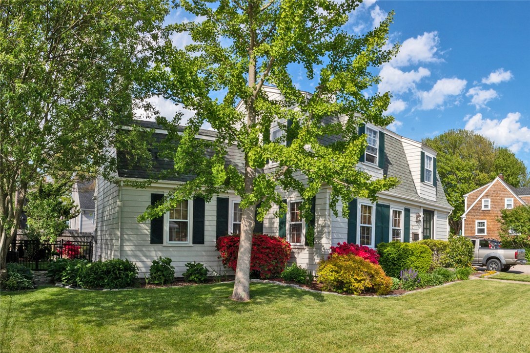 57 Admiral Kalbfus Road Newport, RI 02840 - Photo 4 of 45 Gallery Image 4