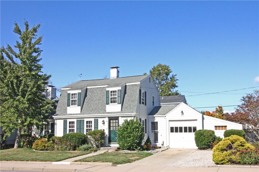 57 Admiral Kalbfus Road Newport, RI 02840 - Photo 6 of 45 Gallery Image 6