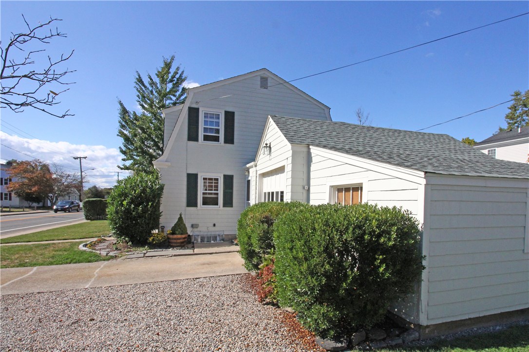 57 Admiral Kalbfus Road Newport, RI 02840 - Photo 7 of 45 Gallery Image 7