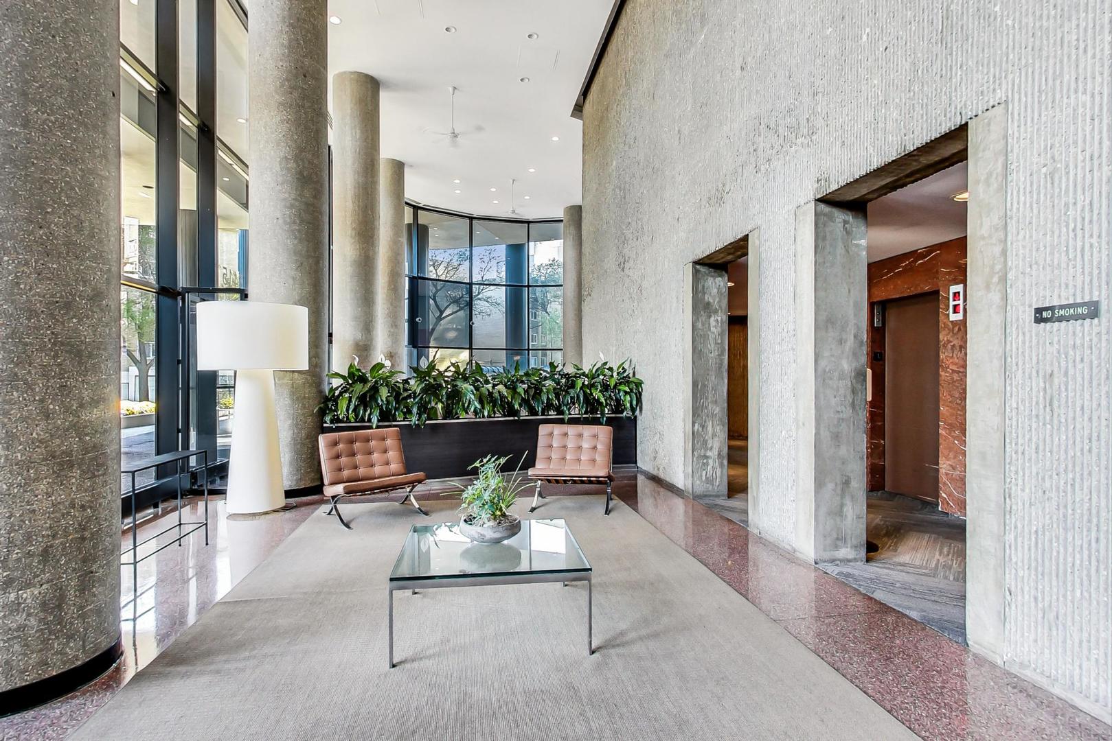 5415 North Sheridan Road, Unit 2904 Chicago, IL 60640 - Photo 12 of 49 a view of an entryway with a livingroom