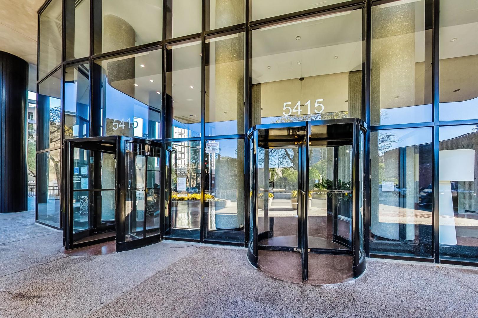 5415 North Sheridan Road, Unit 2904 Chicago, IL 60640 - Photo 7 of 49 a view of steet