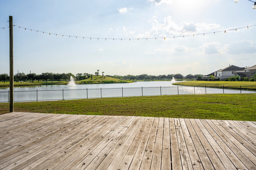 105 Montecito Lane Manvel, TX 77578 - Photo 15 of 39 a view of lake with houses in background