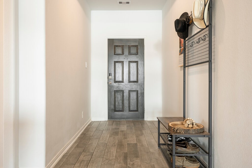 105 Montecito Lane Manvel, TX 77578 - Photo 16 of 39 a view of a yoga room