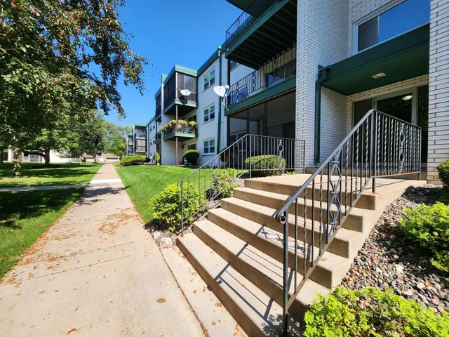 $165,000 | 2720 Dale Street North, Unit C208, Roseville, MN 55113