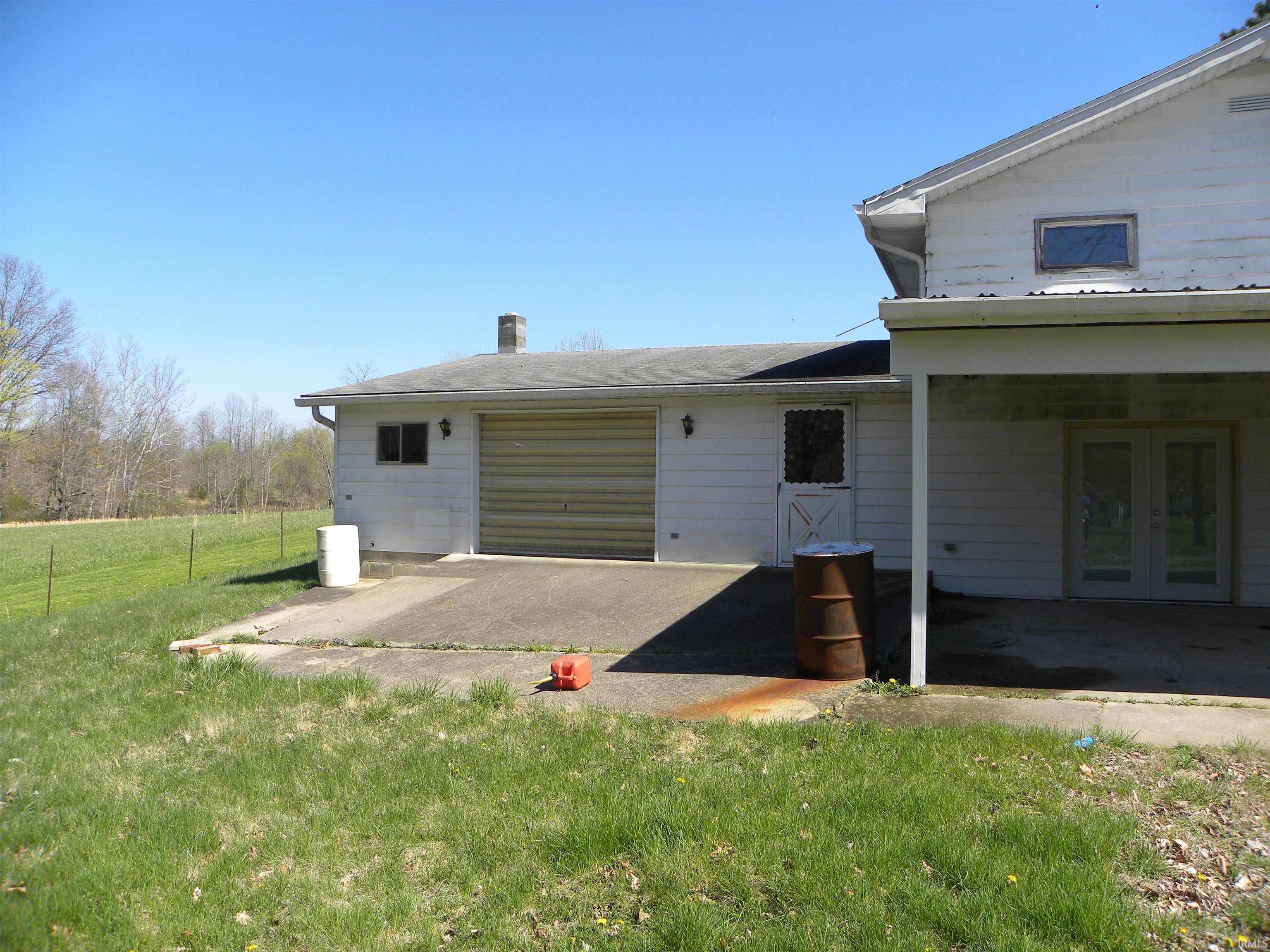 1523 Freeman Road Spencer, IN 47460 - Photo 3 of 16