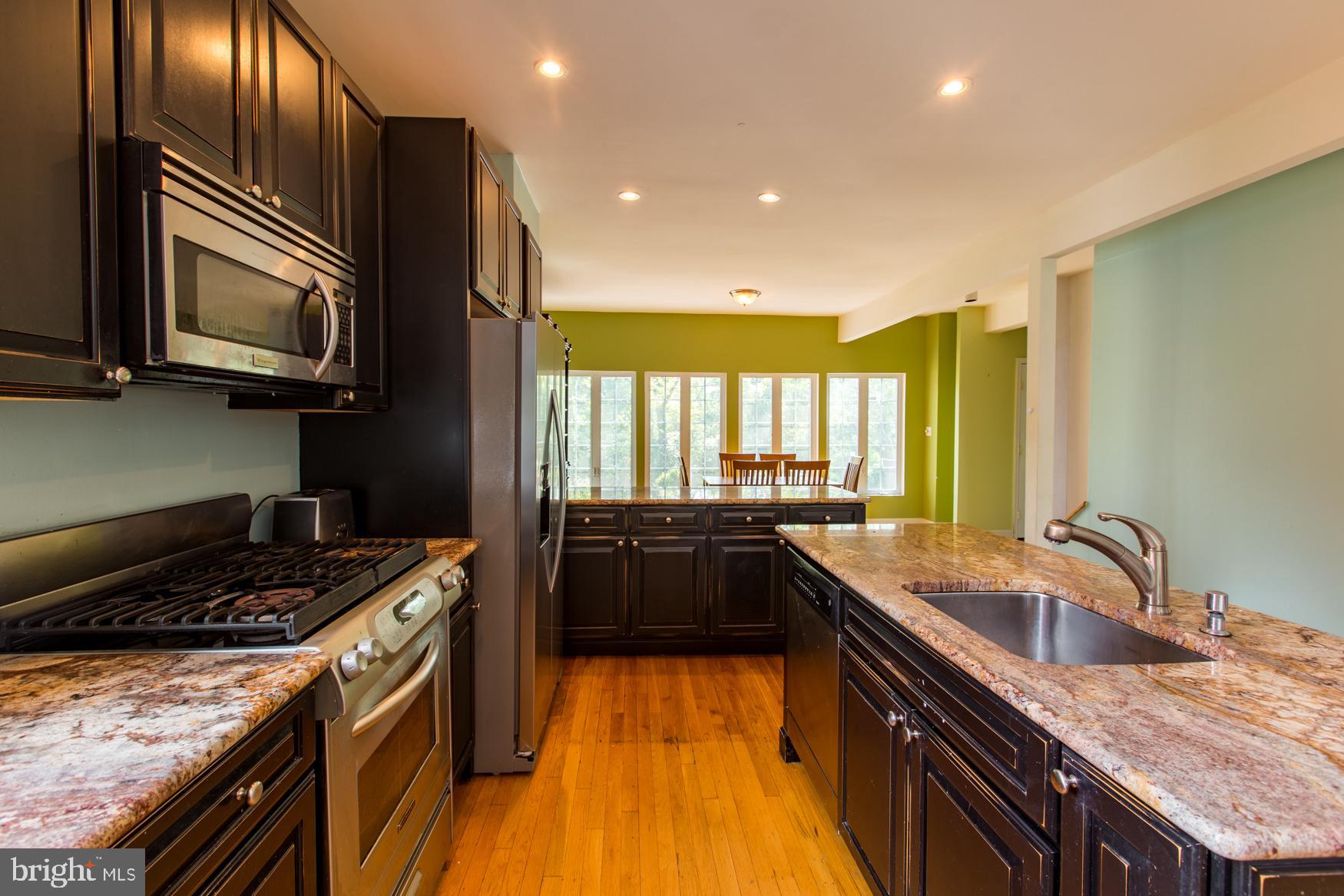 17 Hilltop Road Towson, MD 21286 - Photo 11 of 41