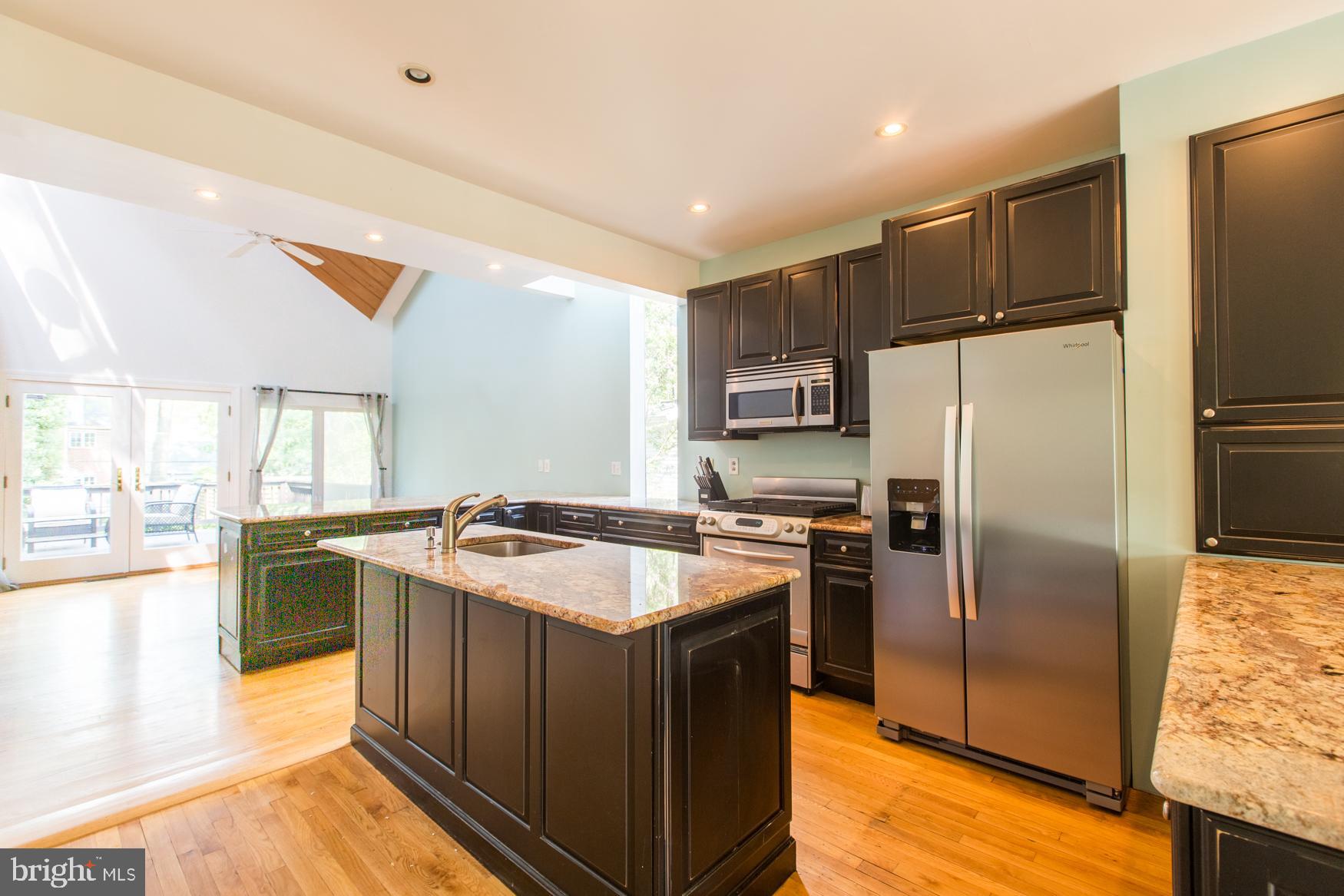 17 Hilltop Road Towson, MD 21286 - Photo 13 of 41 Ready to entertain?