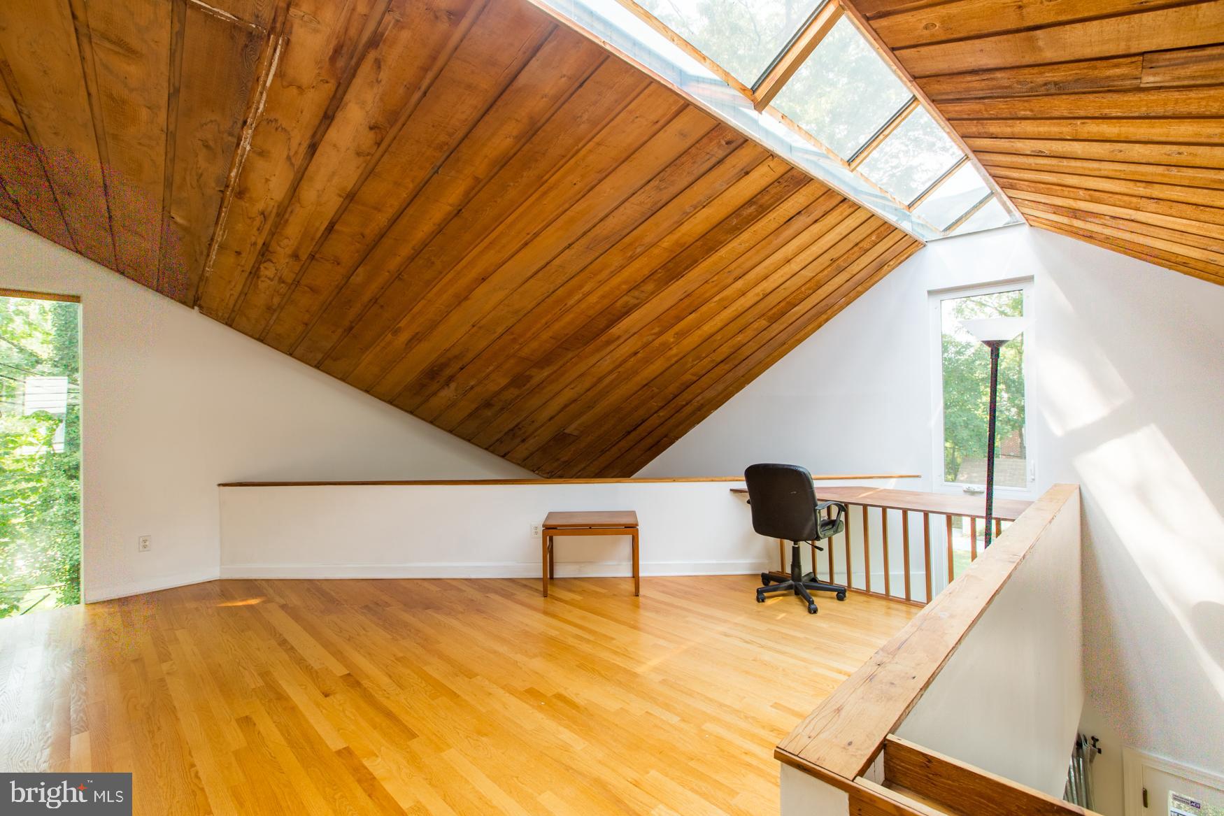 17 Hilltop Road Towson, MD 21286 - Photo 16 of 41 Loft area, perfect for virtual learning!