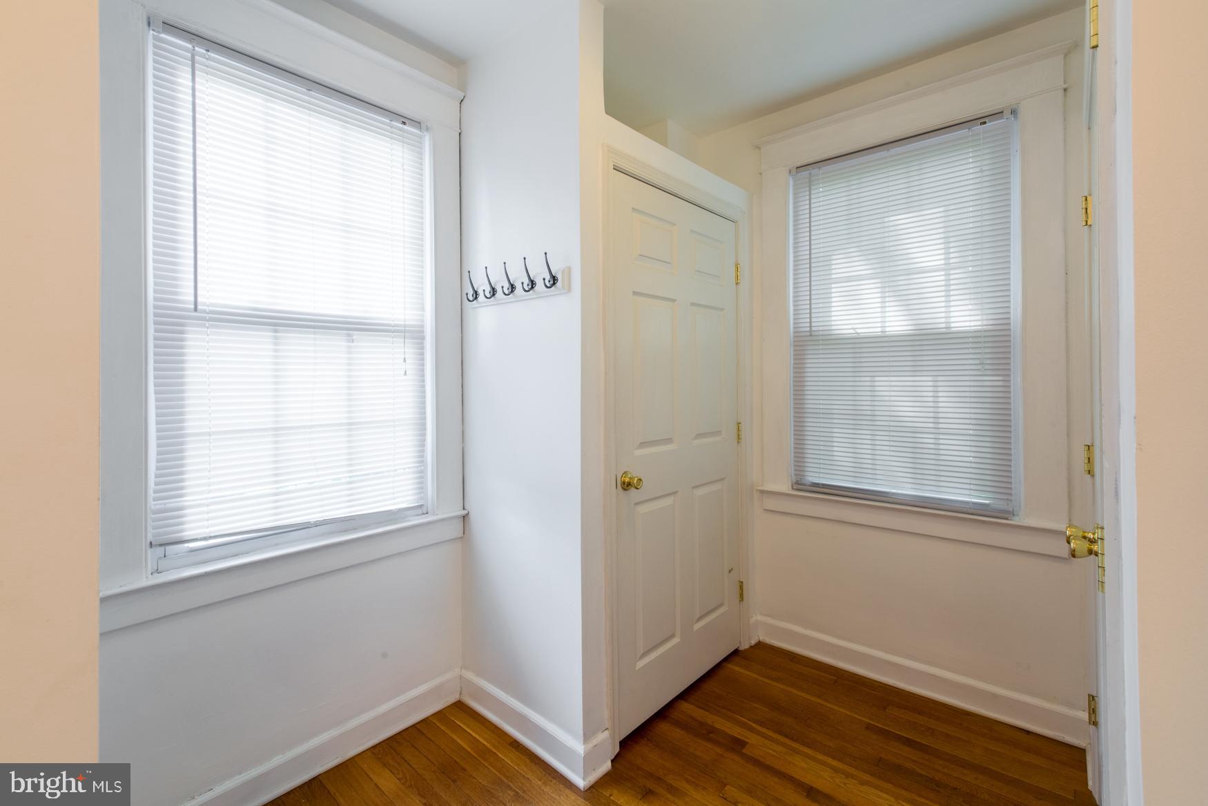 17 Hilltop Road Towson, MD 21286 - Photo 27 of 41 Master bath with closets