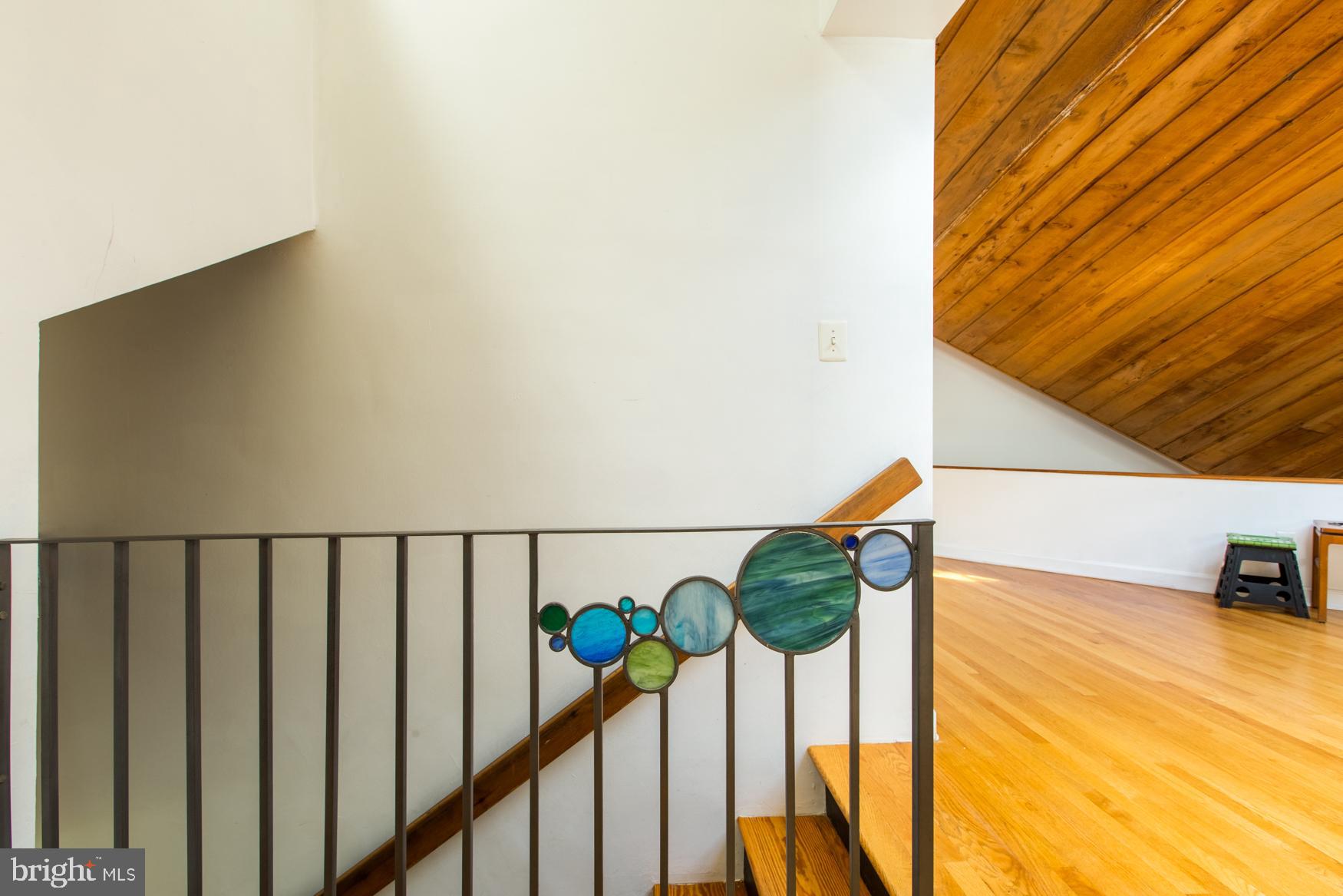 17 Hilltop Road Towson, MD 21286 - Photo 31 of 41 Custom railing