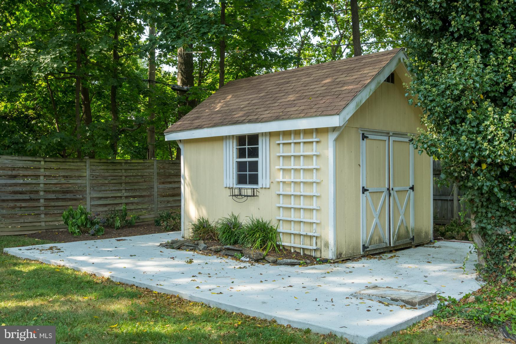 17 Hilltop Road Towson, MD 21286 - Photo 37 of 41 Ample-sized storage shed