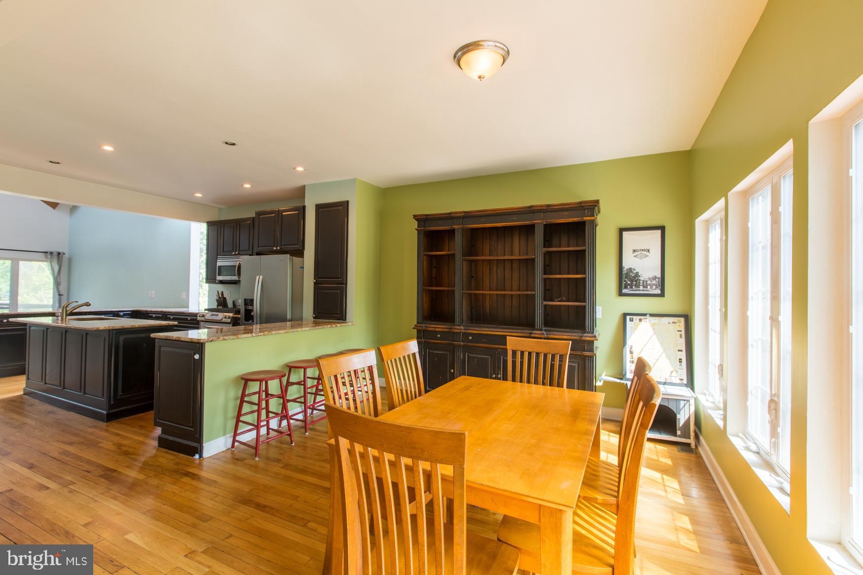 17 Hilltop Road Towson, MD 21286 - Photo 6 of 41 Natural light from the front in the dining area