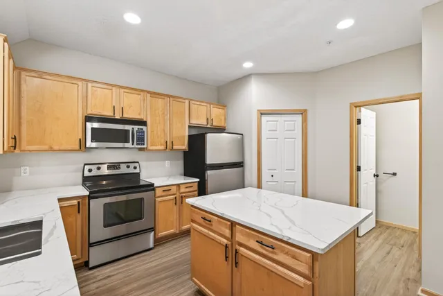 $280,000 | 879 Braunworth Court, Chaska, MN 55318