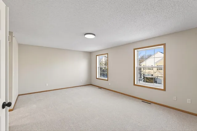 $280,000 | 879 Braunworth Court, Chaska, MN 55318