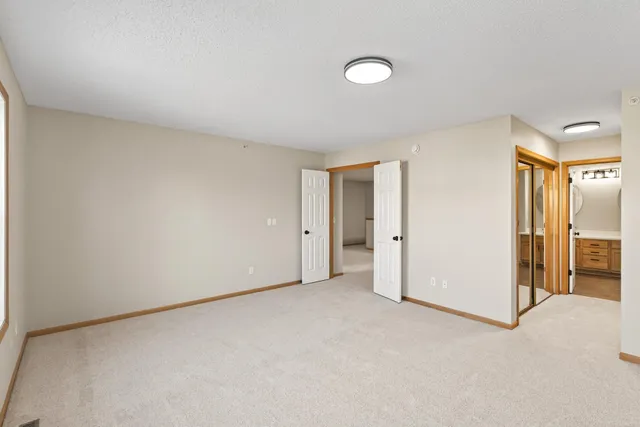 $280,000 | 879 Braunworth Court, Chaska, MN 55318