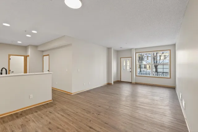 $280,000 | 879 Braunworth Court, Chaska, MN 55318