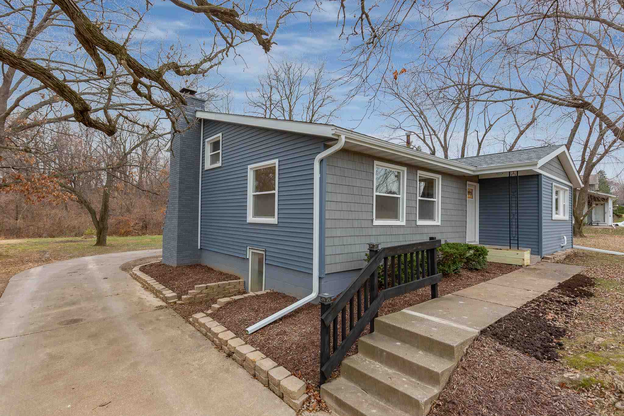 8307 Ridgewood Road Rock Island, IL 61201 - Photo 2 of 29 Gallery Image 2