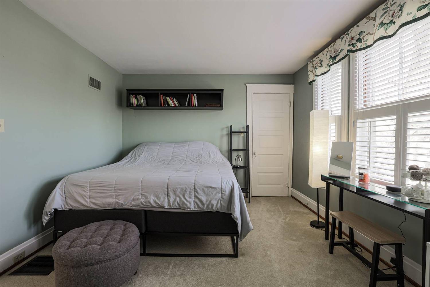 23 East Sharon Road Cincinnati, OH 45246 - Photo 14 of 30
