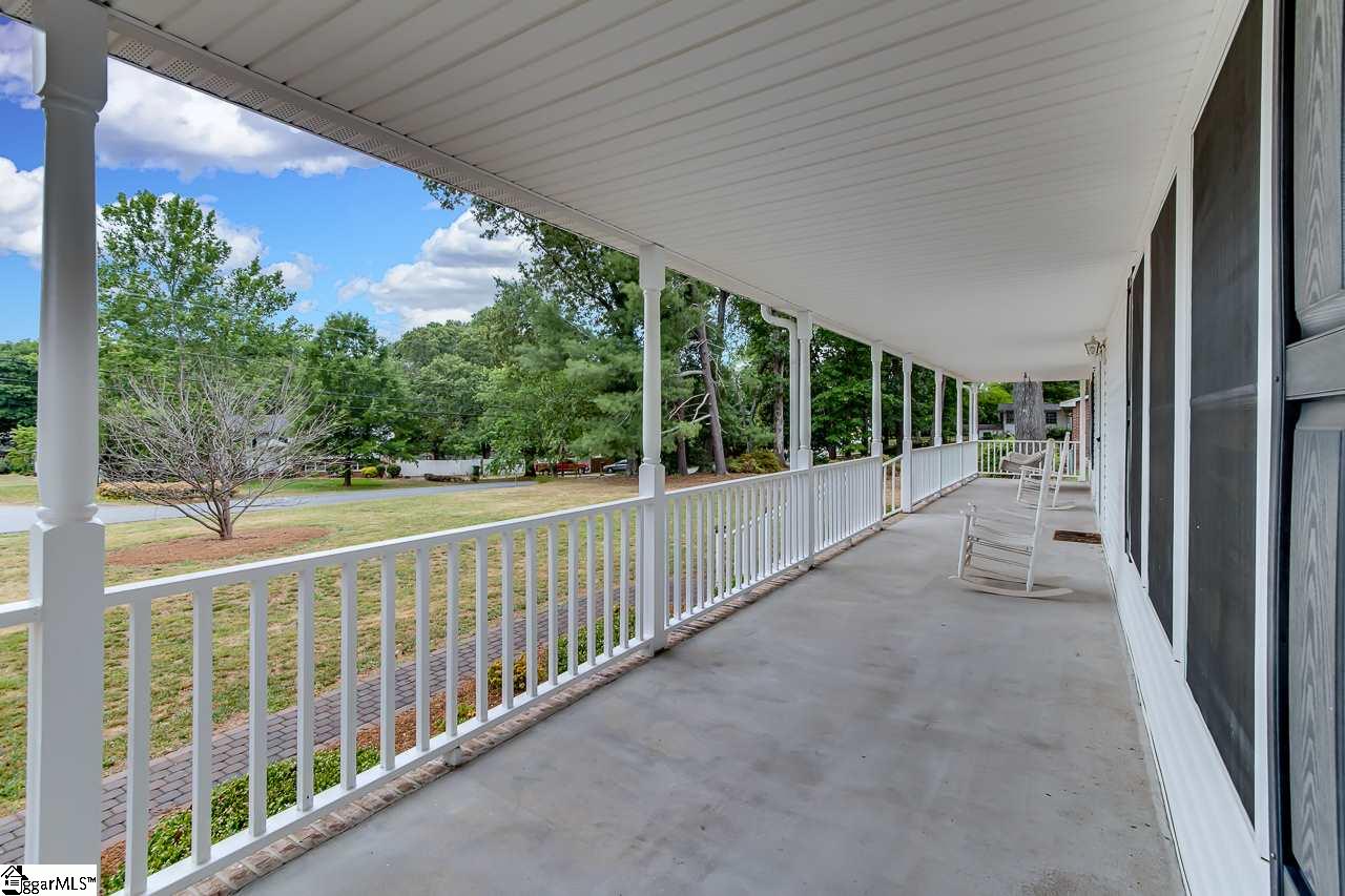 501 Brooks Road Mauldin, SC 29662 - Photo 4 of 33
