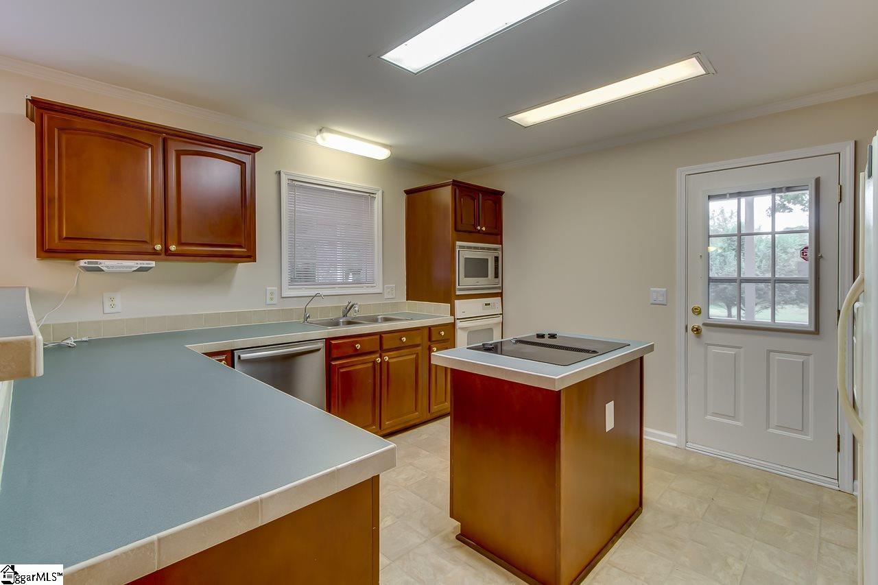 501 Brooks Road Mauldin, SC 29662 - Photo 10 of 33