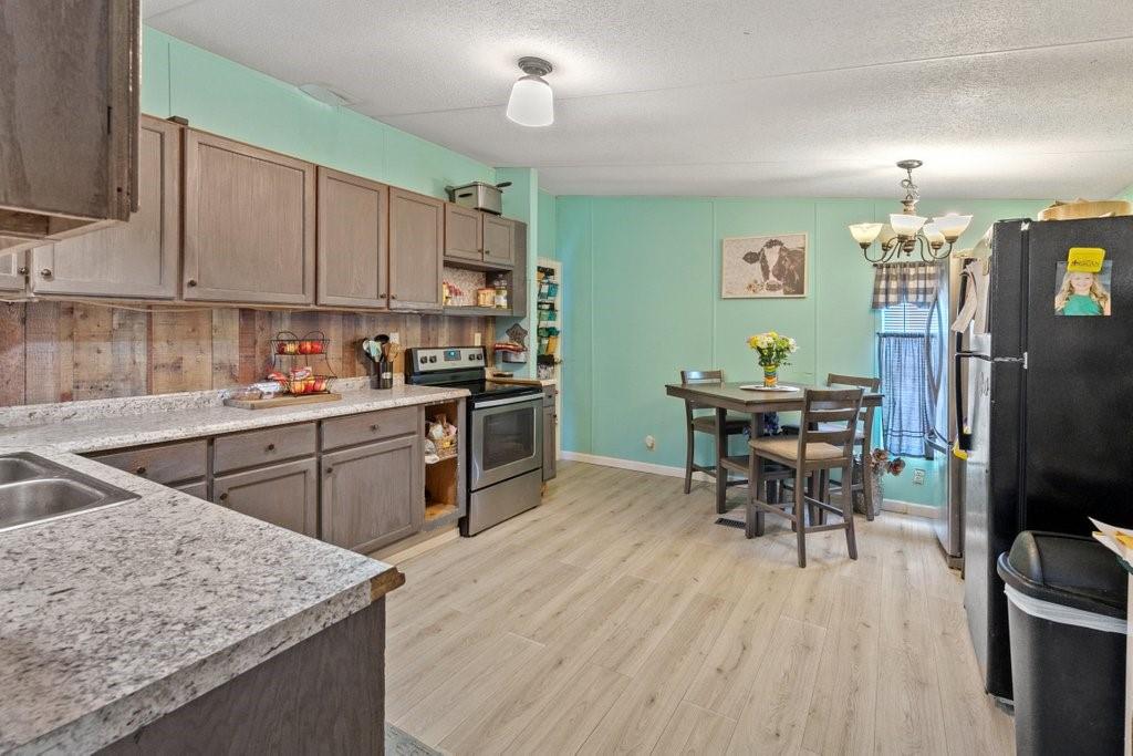 2537 Edgerly Dequincy Road Vinton, LA 70668 - Photo 4 of 11 Gallery Image 4