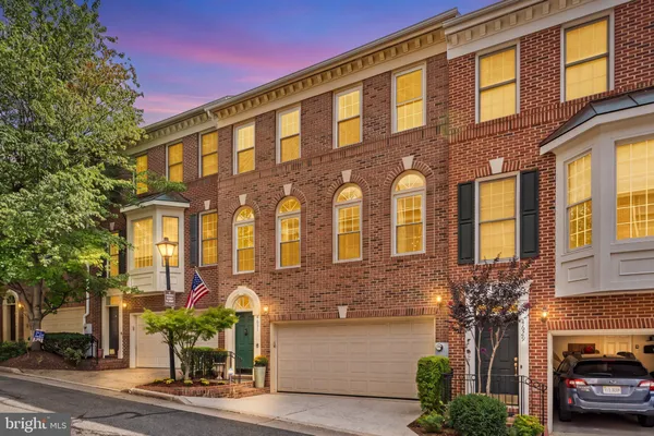 $925,000 | 4631 Knight Place, Alexandria, VA 22311
