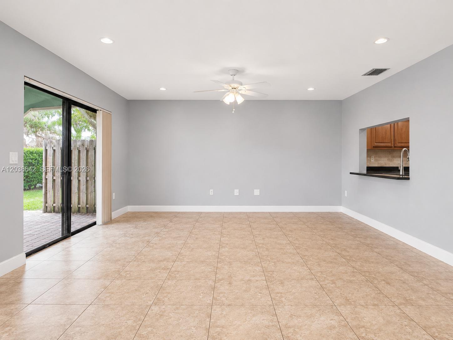 5476 Gate Lake Road, Unit 5476 Tamarac, FL 33319 - Photo 20 of 32