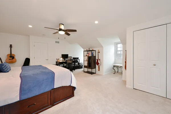$749,900 | 176 Blair Lane, Inverness, IL 60067