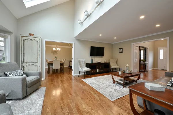 $749,900 | 176 Blair Lane, Inverness, IL 60067
