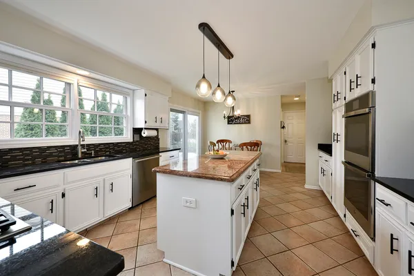 $749,900 | 176 Blair Lane, Inverness, IL 60067