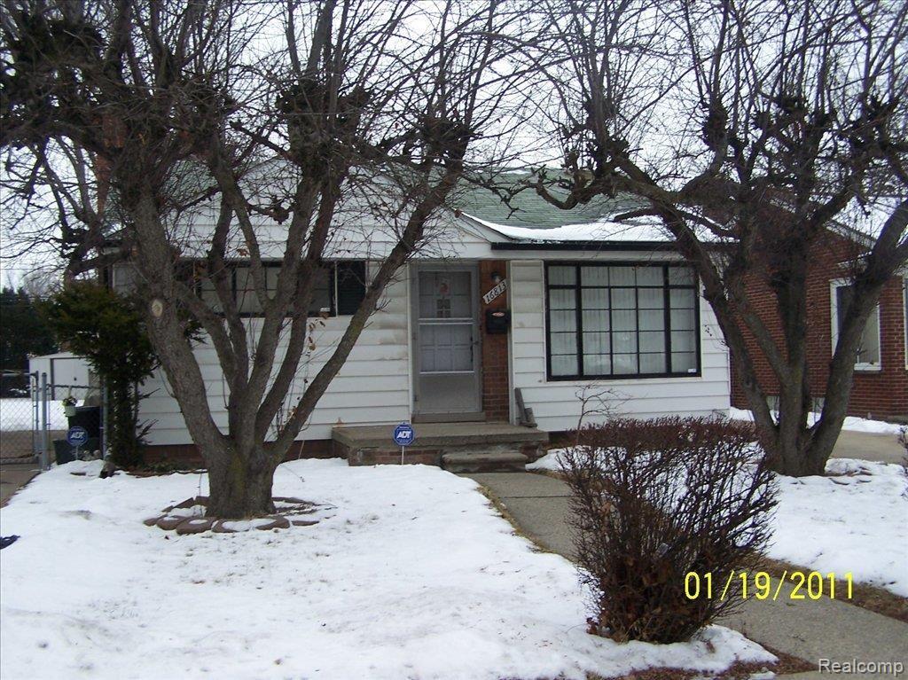 16813 East Eight Mile Road Eastpointe, MI 48021 - Photo 2 of 5 Picture 694