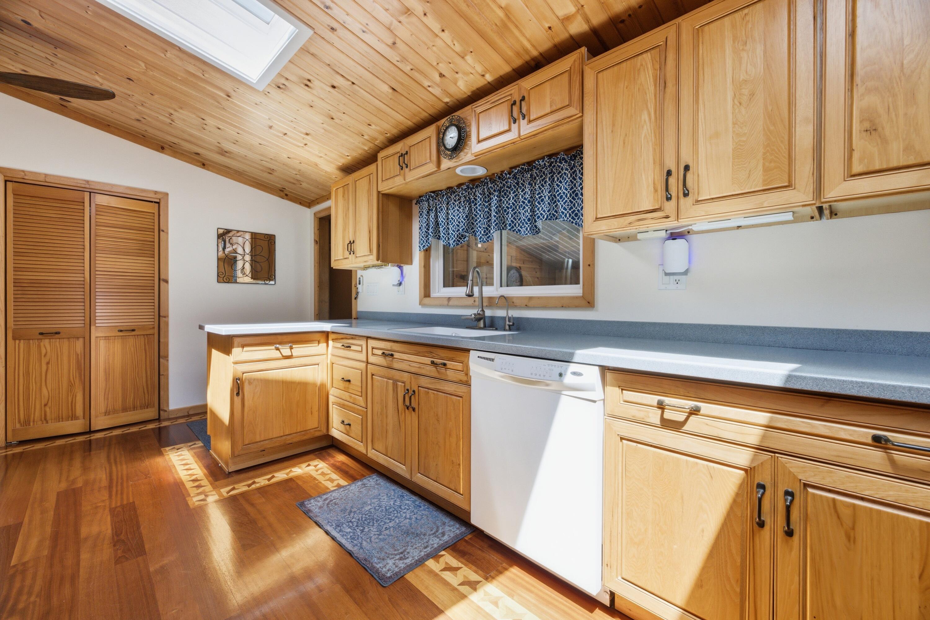 1725 North River Road Buffalo City, WI 54622 - Photo 6 of 20 Kitchen